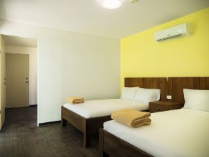 Colorbox Beds and Rooms By Milenium - Hostel