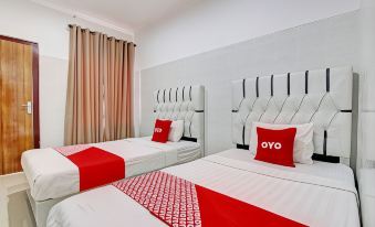 OYO 93011 Hotel Griya Lestari Pati 2