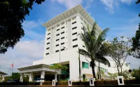 Grand Mahkota Hotel Hotels near Masjid A. Yani Mega Mall