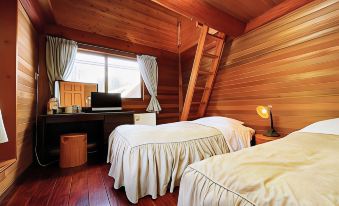 Hakuba Pension & Log Hotel Meteor