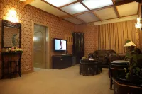 فندق بيت الحافة Hotels near قلعة الميراني