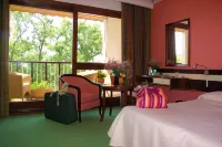 Villa Borghese, the Originals Relais Hotels in Greoux-les-Bains