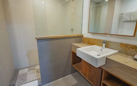 Grand Santhi Hotel