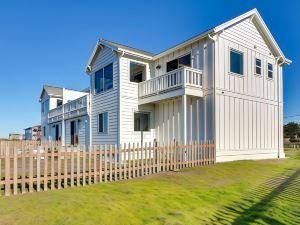 Scenic Bandon Vacation Rental w/ Beach Access!