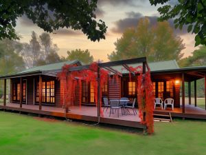 Beechworth Cedar Cottages