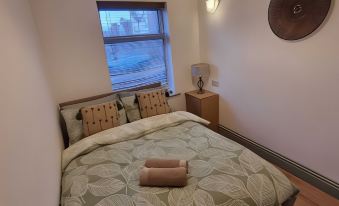 Elegant 4-Bed House in Dartford