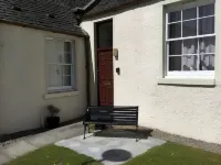 Old Edinburgh Cottage