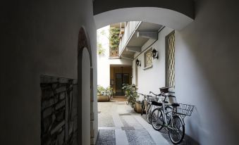 Il Moderno in Como with 1 Bedrooms and 1 Bathrooms