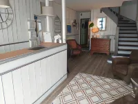 Hôtel les Thermes Hotels in Réaux-sur-Trèfle
