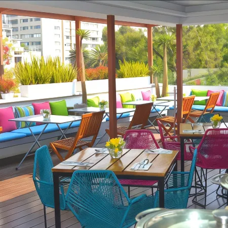 Residence l'Heritage Aristoteles 225 by Bluebay Отели рядом с достопримечательностью «Поланко»