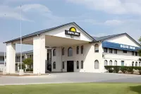 Days Inn by Wyndham San Antonio Hotels in Windcrest