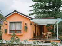 リトル・ホワイト・バード・トラベラー・ホステル バーンバオ ビーチ周辺のホテル