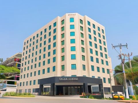 Star Land Hotel Bastos