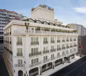 Lazzoni Hotel Hotels near İkra AVM