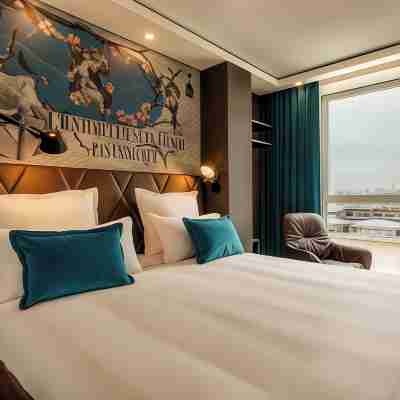 Hotel Motel One Paris-Porte Dorée Rooms