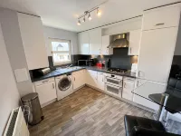 New Super 2 Bedroom Flat in Falkirk Hotel dekat The Falkirk Wheel