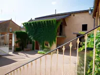 Le Logis D'Azé Hôtels à : Azé