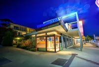 The Sandridge Motel Hotels in Lorne