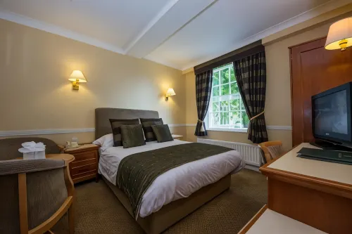Cbh Prince Rupert Hotel - parking