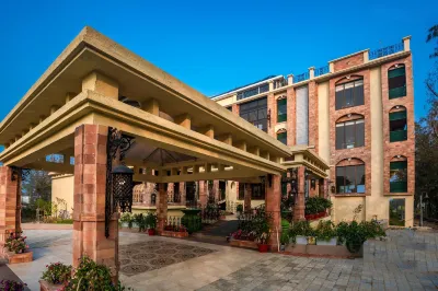 The Candlewood Park Beach Resort Hotels near Coastal View