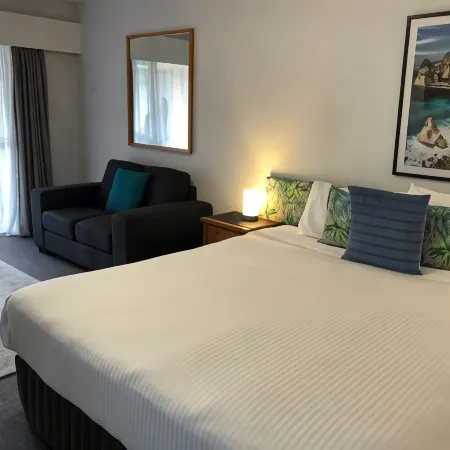 Avaleen Lodge Motor Inn