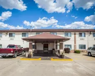 Quality Inn Near I-72 and Hwy 51 Hotels in Forsyth