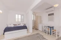 Bebis House Hotels in Klouvas