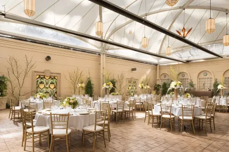 Hotel de Anza, A Destination by Hyatt Hotel Отели рядом с достопримечательностью «Хэппи Холлоу парк и зоопарк»