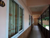 Charlee House Hotels in Na Yong