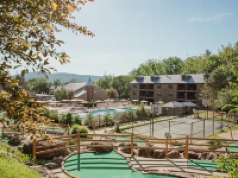 Holiday Inn Club Vacations Oak N' Spruce Resort リーのホテル