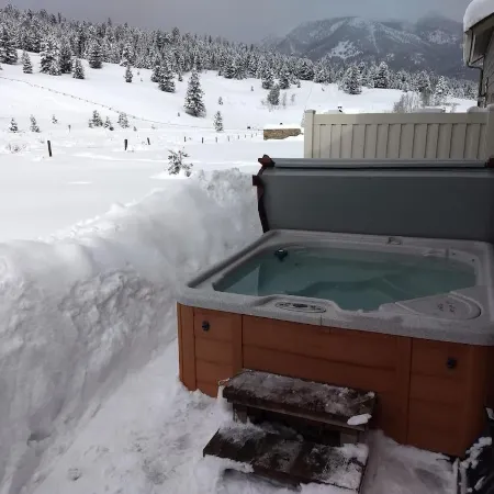 Meadow Magic + Free Night! Spa, Gourmet Kitchen, 2 Free Mtb's, 1hr2 Yellowstone