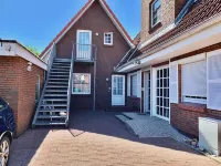 House aquamarine amber - holiday apartment near the beach for up to 2 people.