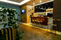 Grand View Hotel & Suites Copou