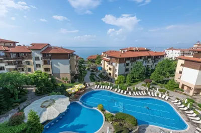 Garden of Eden Complex Hotels in Єленіте