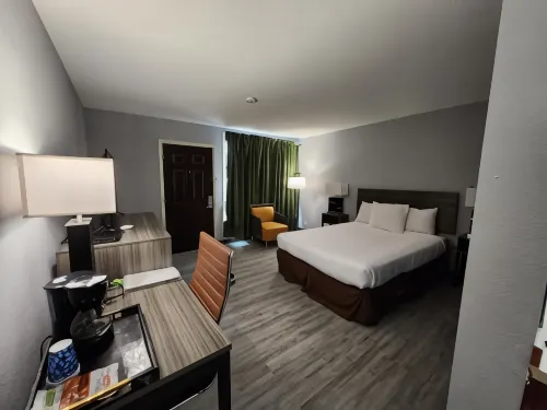 Super 8 by Wyndham Hayward WI Hotels in Hayward