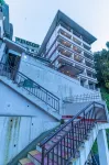 The Golden Retreat Hotel in Pelling - Mountain view