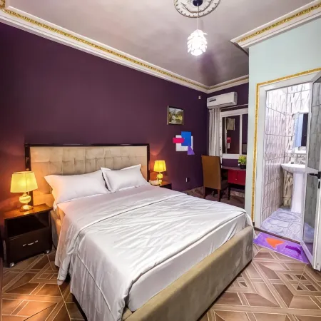 Hôtel the Place Отели в г. Мфунди