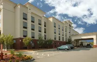 Hampton Inn & Suites Manchester-Bedford Hotels near Merrimack Premium Outlets