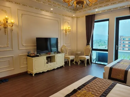 Hoa Dong Aureum Hotel Ha Nam Отели в г. Phu Ly