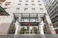 Ibis Buenos Aires Congreso Hotel a 