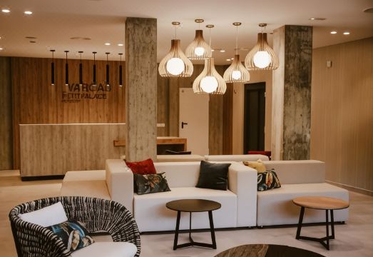 프티 팰리스 바르가스 근처의 세비야 시내 거리