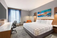 La Quinta Inn & Suites by Wyndham Mount Laurel / Moorestown