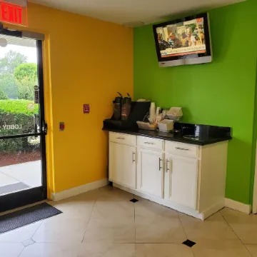Coastal Inn & Suites