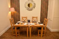 Lauriston & Lawton Court Hotel - breakfast