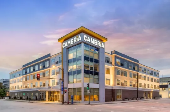 Cambria Hotel Milwaukee Downtown