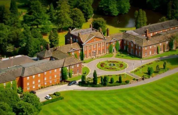 莫特拉姆霍爾酒店