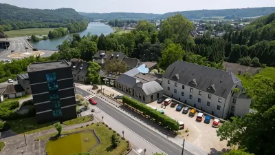 Hotel les Jardins de La Molignée فنادق في Anhee
