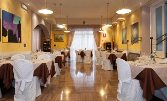 Hotel Monti