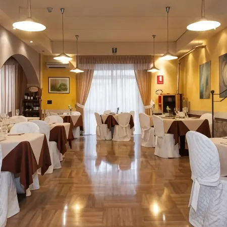 Hotel Monti