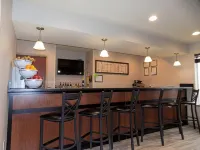 Cobblestone Hotel & Suites - Seward - С баром